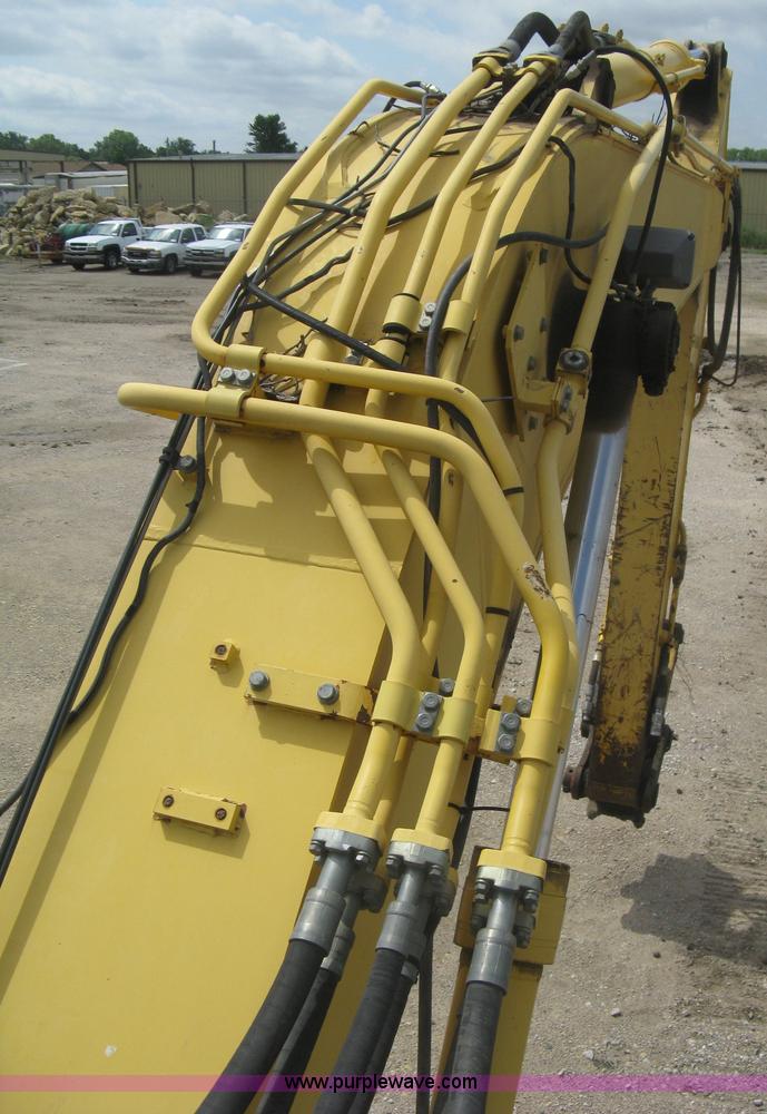 image for item H5383 2003 Komatsu PC228US-3 excavator