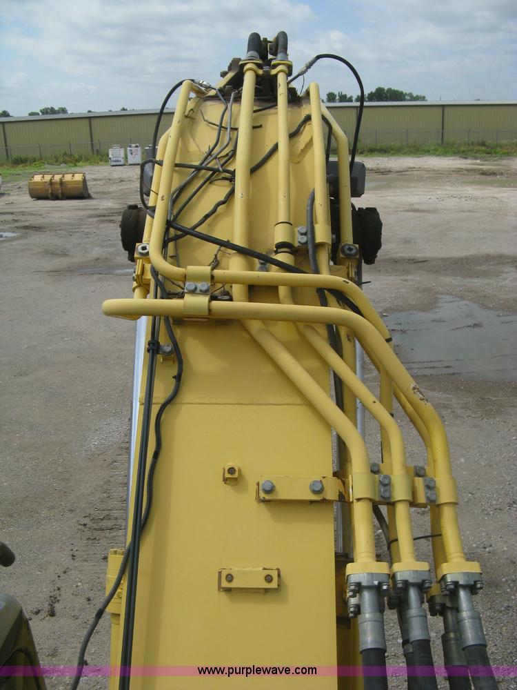 image for item H5383 2003 Komatsu PC228US-3 excavator