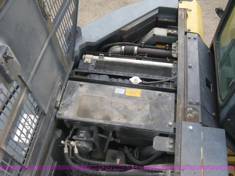 image for item H5383 2003 Komatsu PC228US-3 excavator