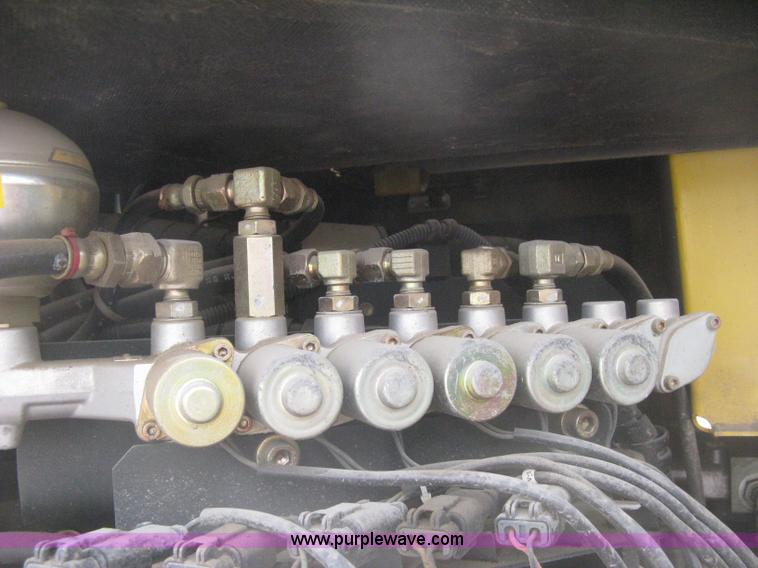 image for item H5383 2003 Komatsu PC228US-3 excavator