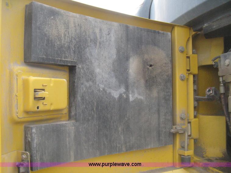 image for item H5383 2003 Komatsu PC228US-3 excavator