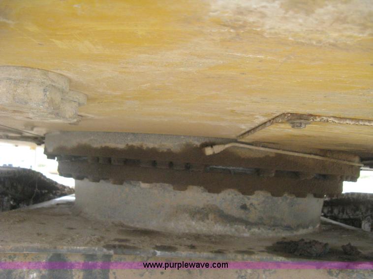 image for item H5383 2003 Komatsu PC228US-3 excavator