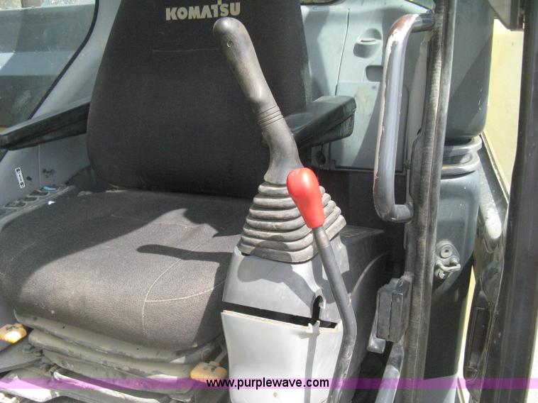 image for item H5383 2003 Komatsu PC228US-3 excavator