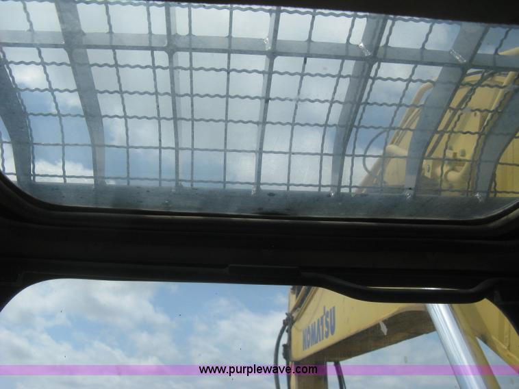 image for item H5383 2003 Komatsu PC228US-3 excavator