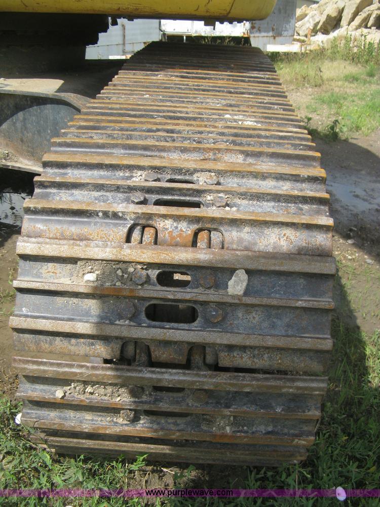 image for item H5383 2003 Komatsu PC228US-3 excavator