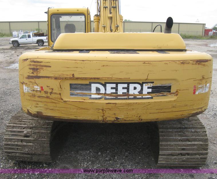 image for item H5408 2001 John Deere 230LC excavator