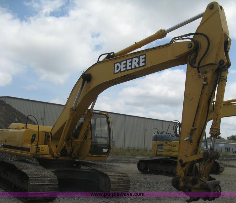 image for item H5408 2001 John Deere 230LC excavator