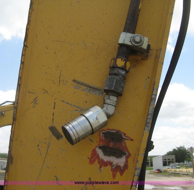 image for item H5408 2001 John Deere 230LC excavator