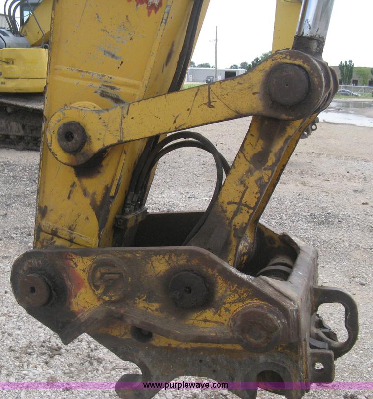 image for item H5408 2001 John Deere 230LC excavator