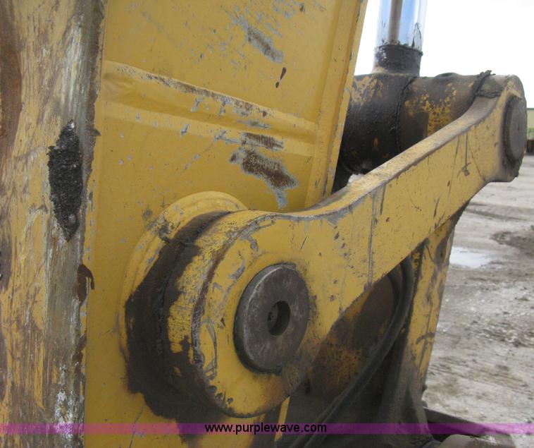 image for item H5408 2001 John Deere 230LC excavator