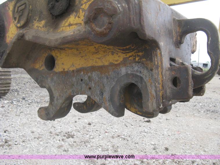 image for item H5408 2001 John Deere 230LC excavator