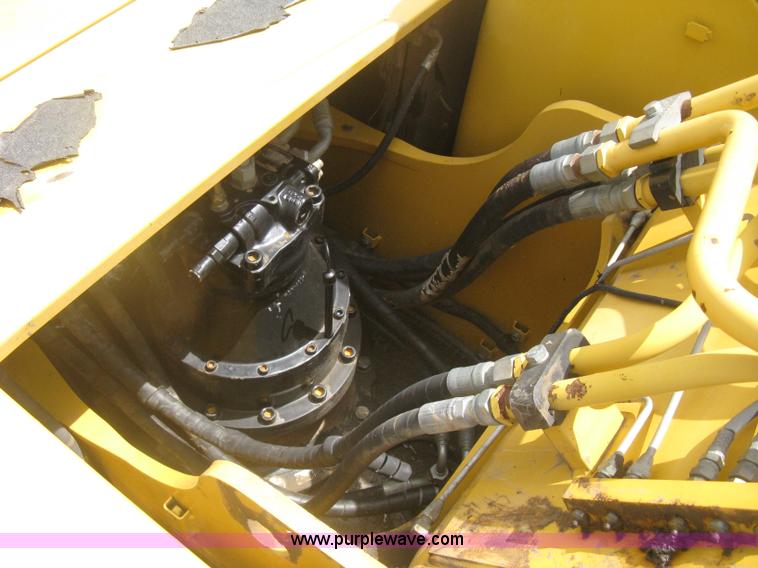 image for item H5408 2001 John Deere 230LC excavator