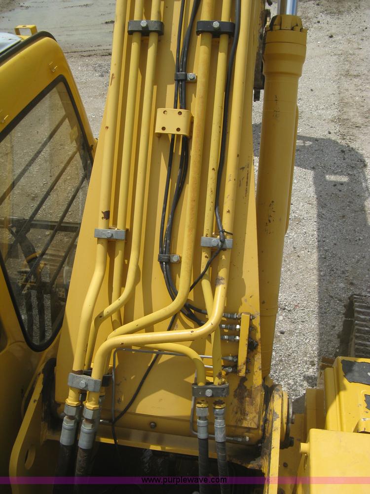 image for item H5408 2001 John Deere 230LC excavator