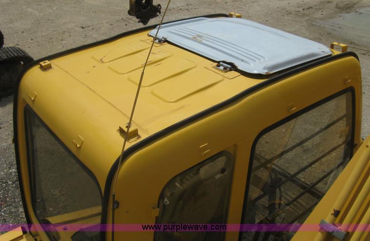 image for item H5408 2001 John Deere 230LC excavator