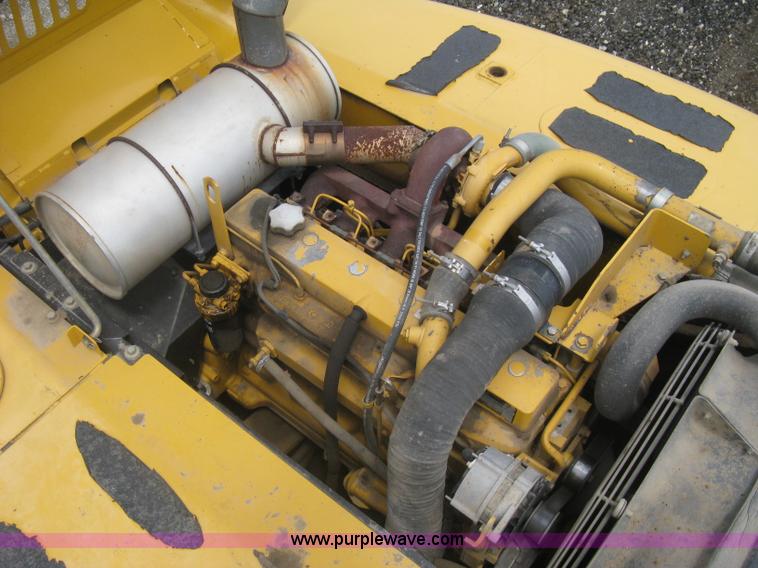 image for item H5408 2001 John Deere 230LC excavator