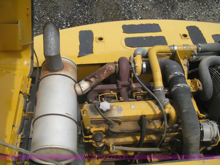 image for item H5408 2001 John Deere 230LC excavator