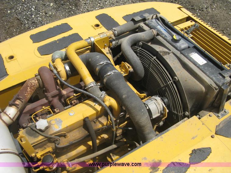 image for item H5408 2001 John Deere 230LC excavator