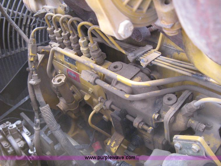 image for item H5408 2001 John Deere 230LC excavator