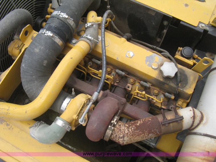 image for item H5408 2001 John Deere 230LC excavator