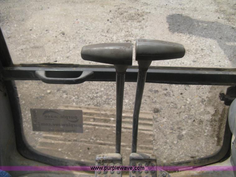 image for item H5408 2001 John Deere 230LC excavator