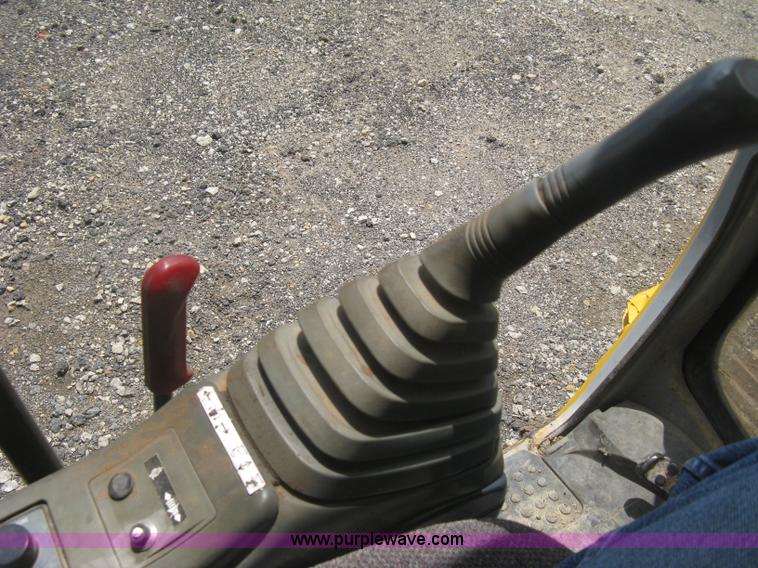 image for item H5408 2001 John Deere 230LC excavator