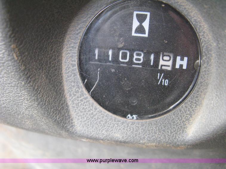 image for item H5408 2001 John Deere 230LC excavator