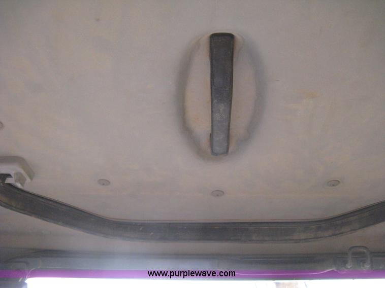 image for item H5408 2001 John Deere 230LC excavator