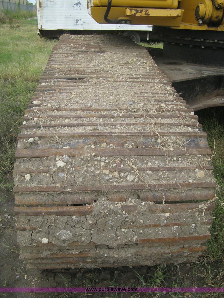 image for item H5408 2001 John Deere 230LC excavator