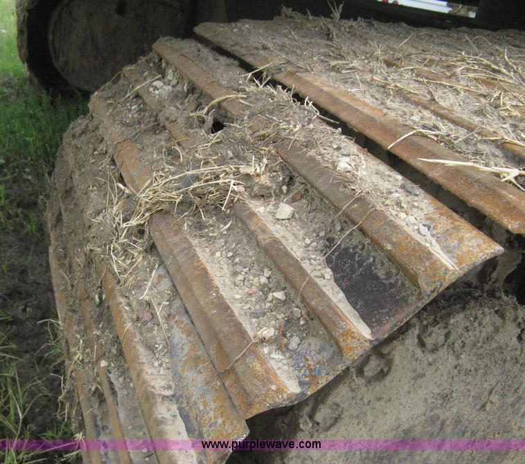 image for item H5408 2001 John Deere 230LC excavator