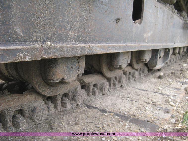 image for item H5408 2001 John Deere 230LC excavator