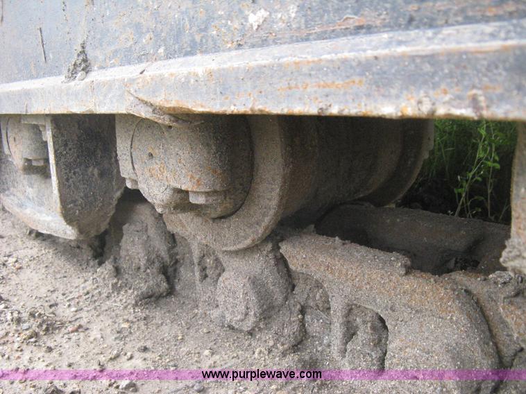 image for item H5408 2001 John Deere 230LC excavator