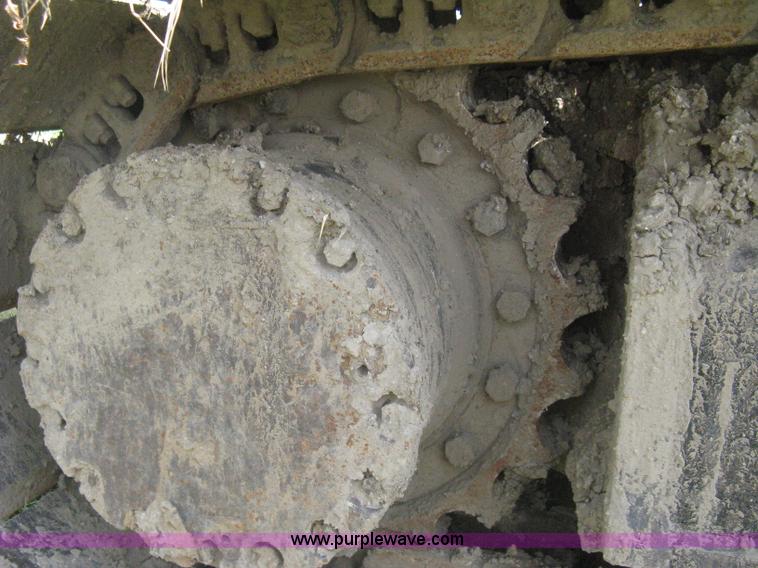 image for item H5408 2001 John Deere 230LC excavator