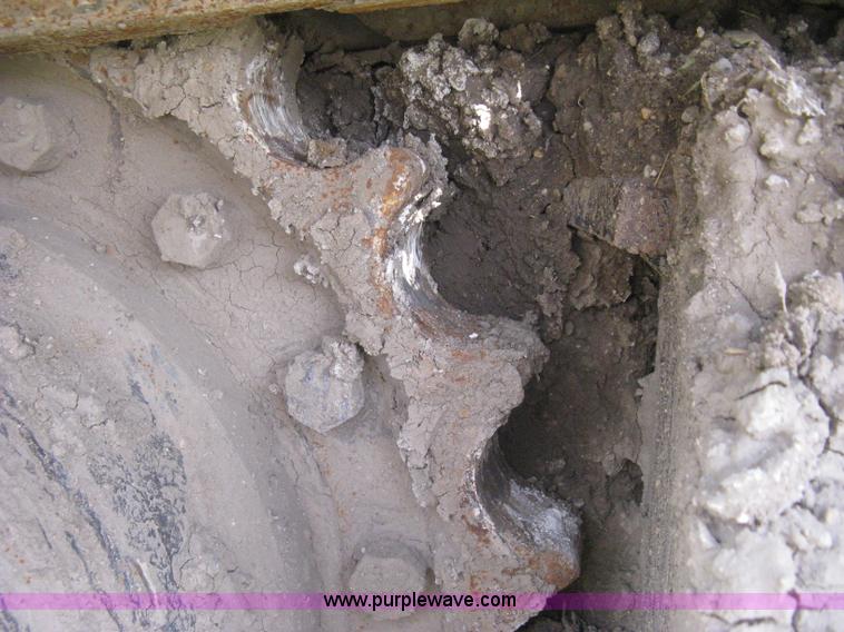 image for item H5408 2001 John Deere 230LC excavator