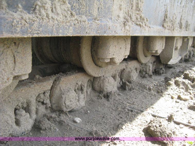 image for item H5408 2001 John Deere 230LC excavator