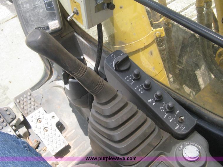 image for item H5410 2003 John Deere 330C LC excavator