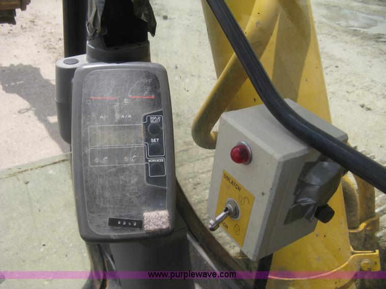 image for item H5410 2003 John Deere 330C LC excavator