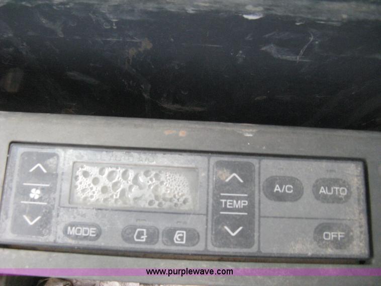 image for item H5410 2003 John Deere 330C LC excavator