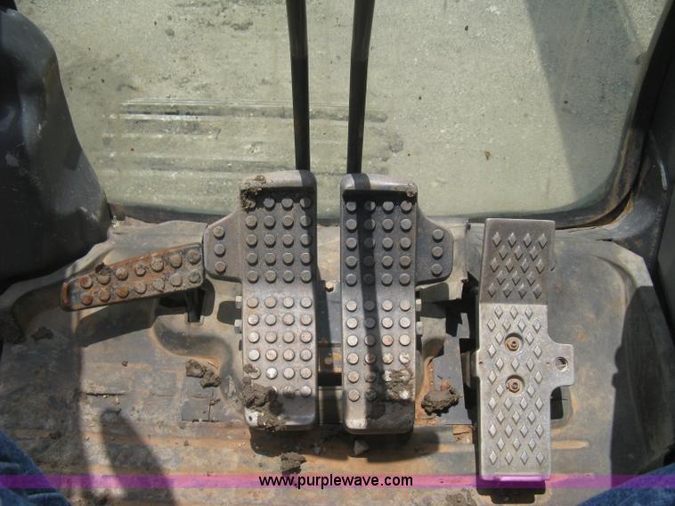 image for item H5410 2003 John Deere 330C LC excavator