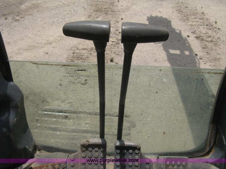 image for item H5410 2003 John Deere 330C LC excavator