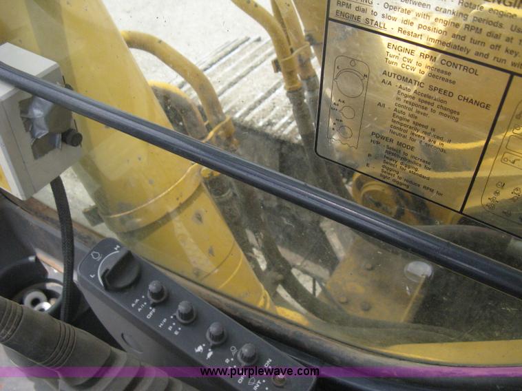 image for item H5410 2003 John Deere 330C LC excavator