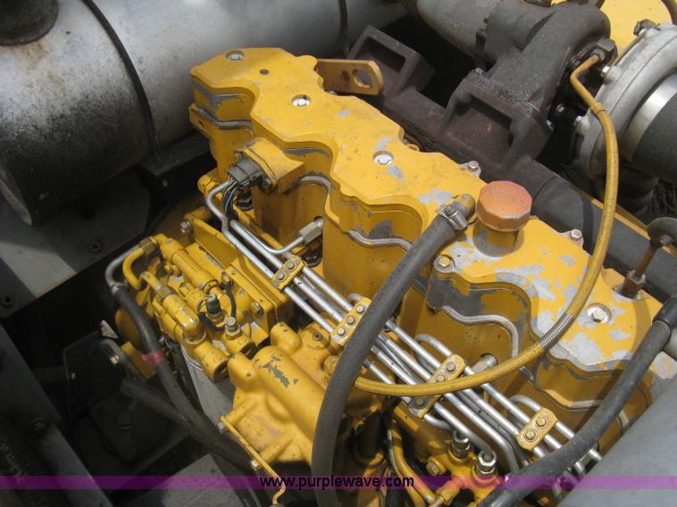 image for item H5410 2003 John Deere 330C LC excavator