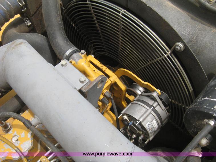 image for item H5410 2003 John Deere 330C LC excavator