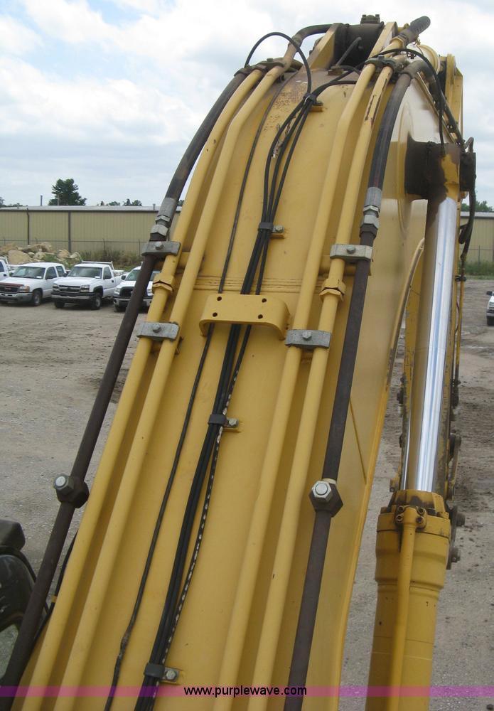 image for item H5410 2003 John Deere 330C LC excavator