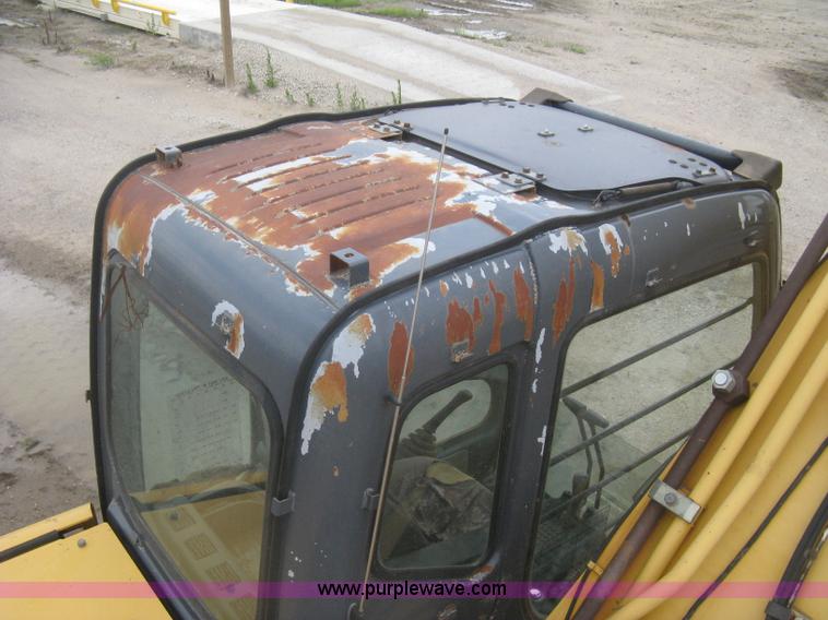 image for item H5410 2003 John Deere 330C LC excavator