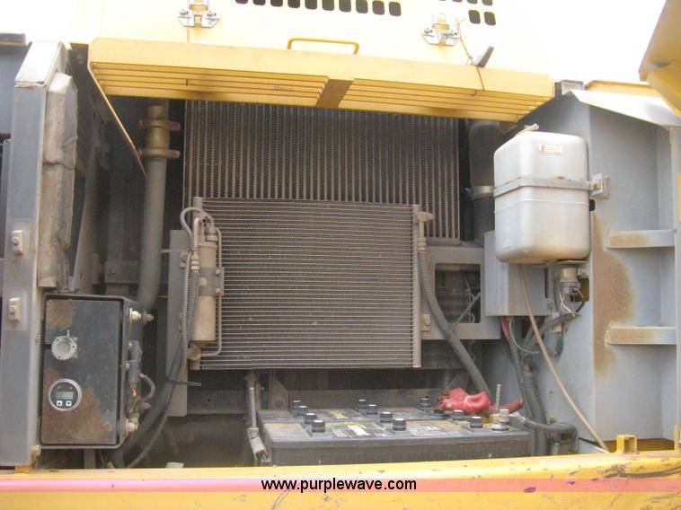 image for item H5410 2003 John Deere 330C LC excavator