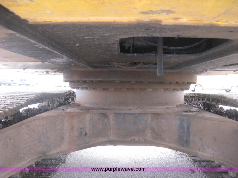 image for item H5410 2003 John Deere 330C LC excavator