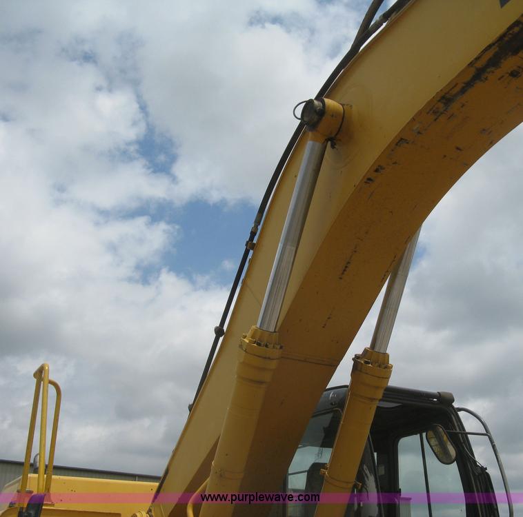 image for item H5410 2003 John Deere 330C LC excavator