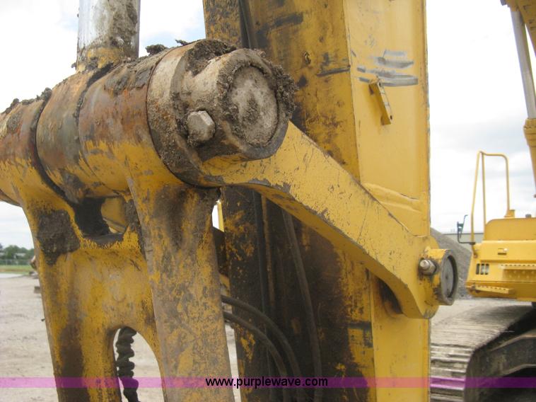 image for item H5410 2003 John Deere 330C LC excavator