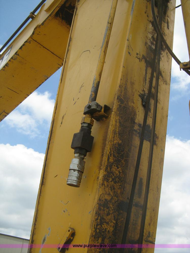 image for item H5410 2003 John Deere 330C LC excavator