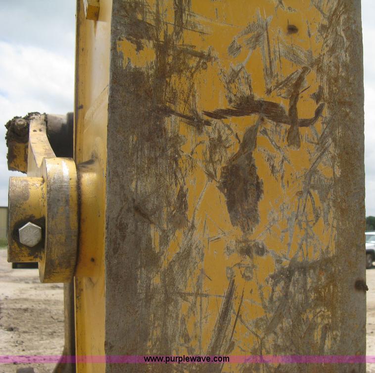 image for item H5410 2003 John Deere 330C LC excavator